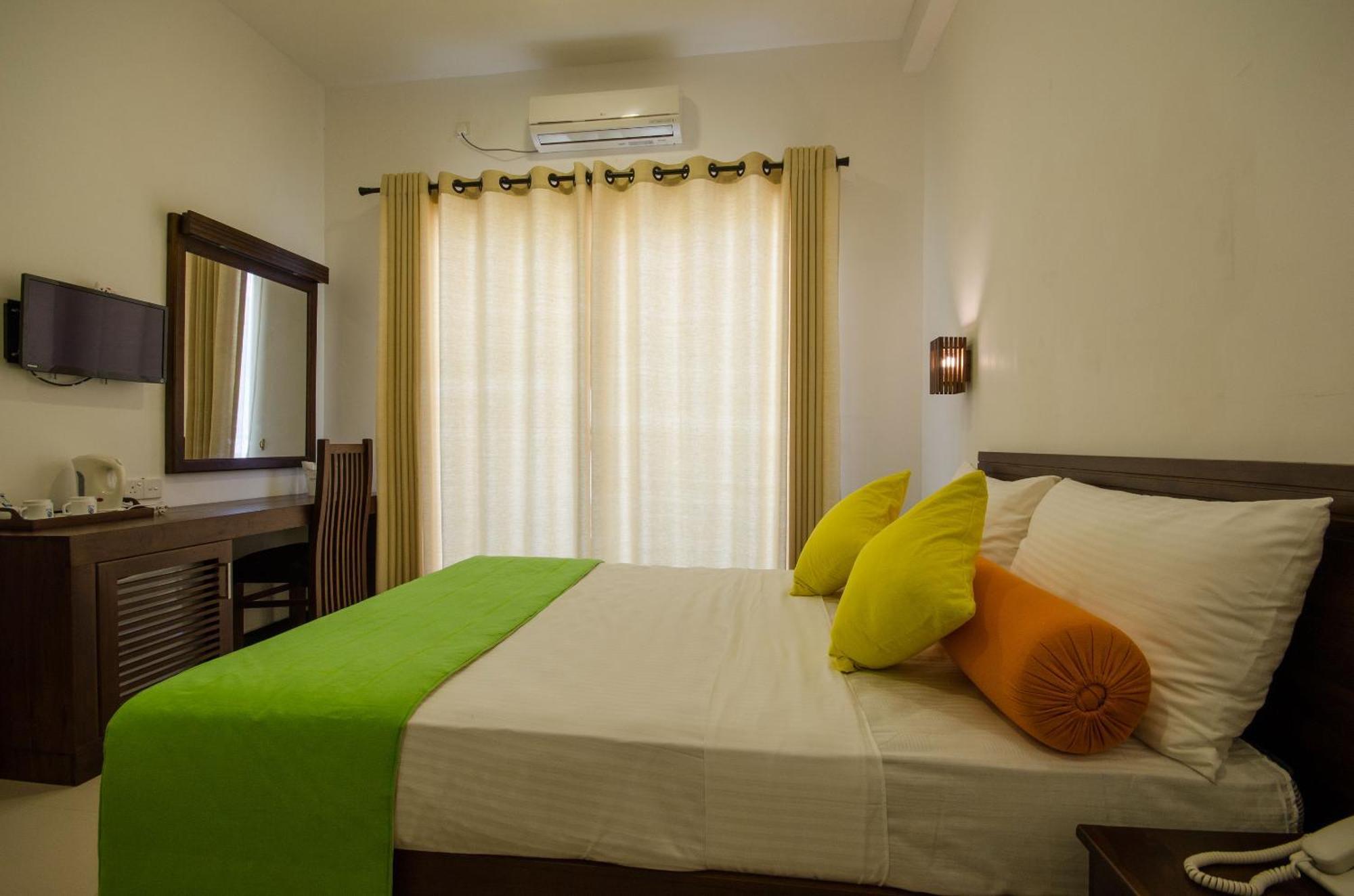 Okwin Resort Kandy Habitación foto